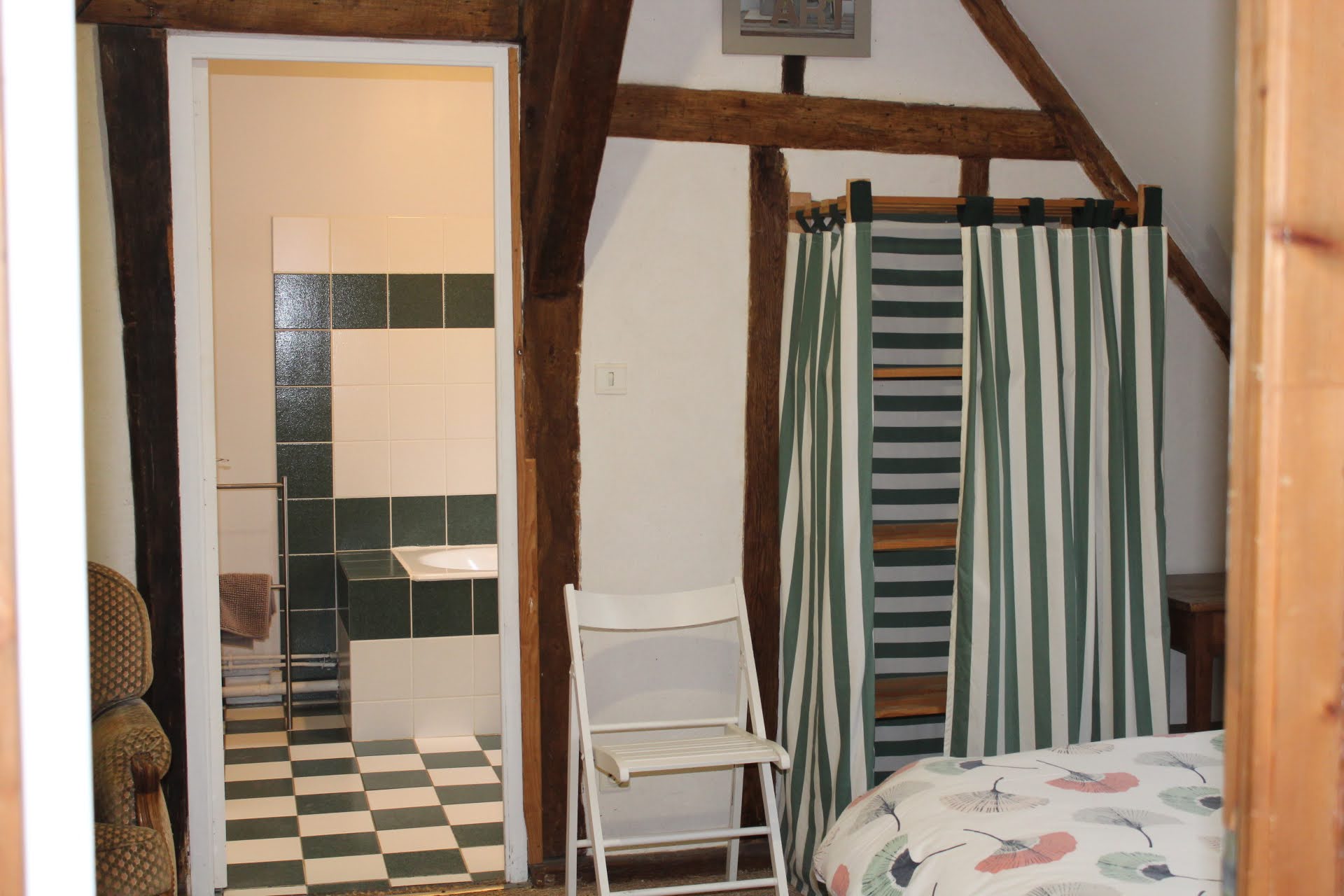 Salle de bain 2 — Étage